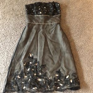 White House Black Market strapless size 4.